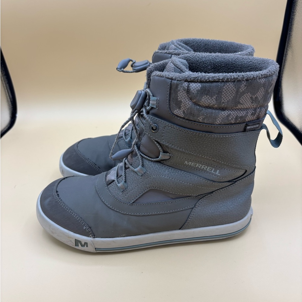 Merrell Women’s winter waterproof shoes size 6
